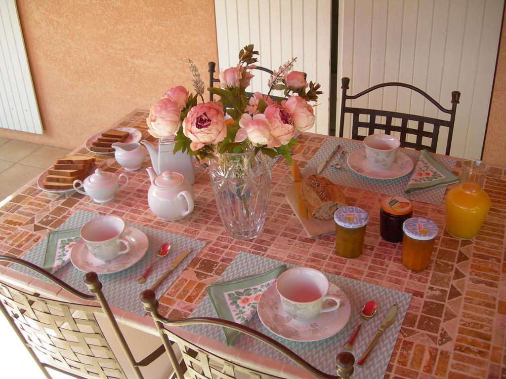 B&B Villa Les Tamaris Régusse Esterno foto